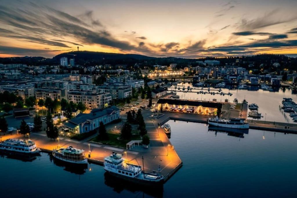 Mukava Saunallinen Kaksio Omalla Sisaeaenkaeynnillae Ja Ilmaisella Autopaikalla Kuopio Exterior foto